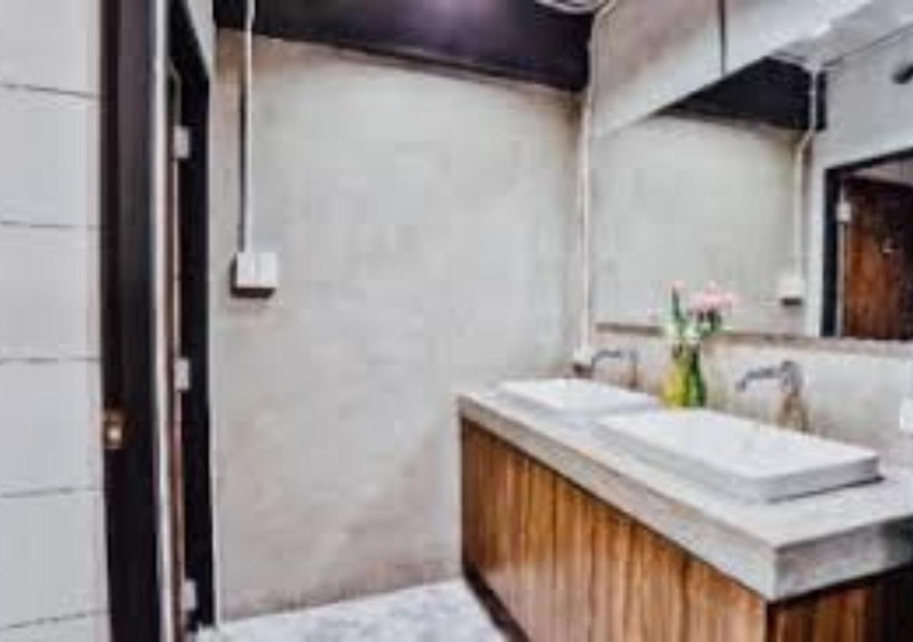 Adora Hostel Chiang Mai Exteriör bild